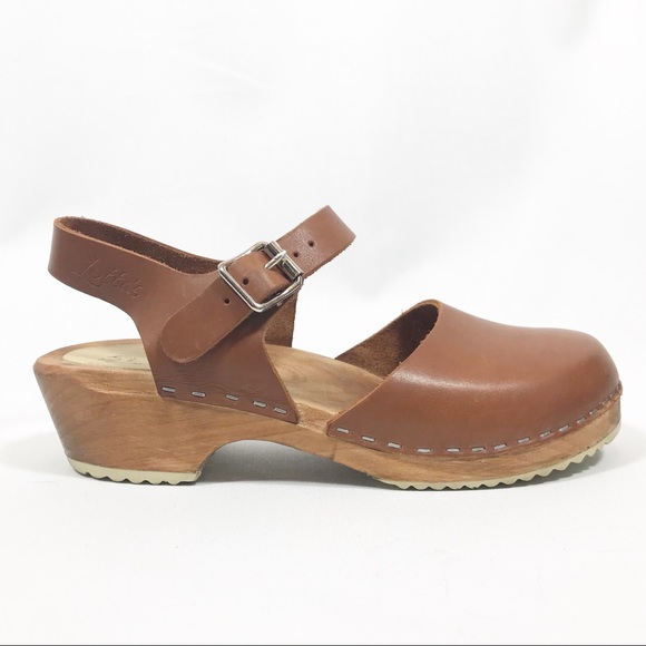 low heel clogs